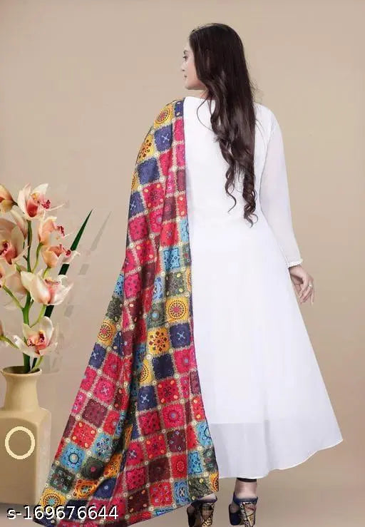 White Georgette three-quarter sleeve dupatta set, solid pattern on Indian traditional attire for M, L, XL, XXL sizes