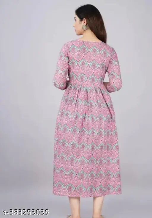 Viscose rayon printed maternity Anarkali kurta with lace edges and adjustable waist, comfortable cotton fabric, three-quarter sleeves, Indian origin, 48" length for M size