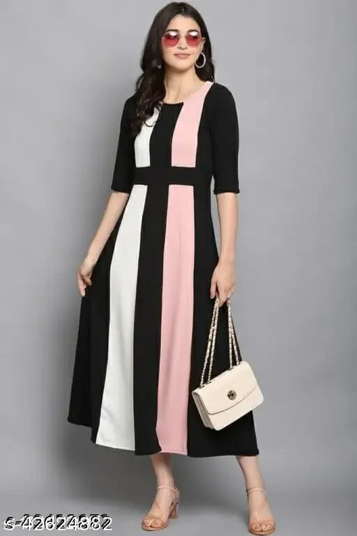 Classy crepe fabric, colorblocked women's kurti. Three-quarter sleeve fashion wear. Made in India