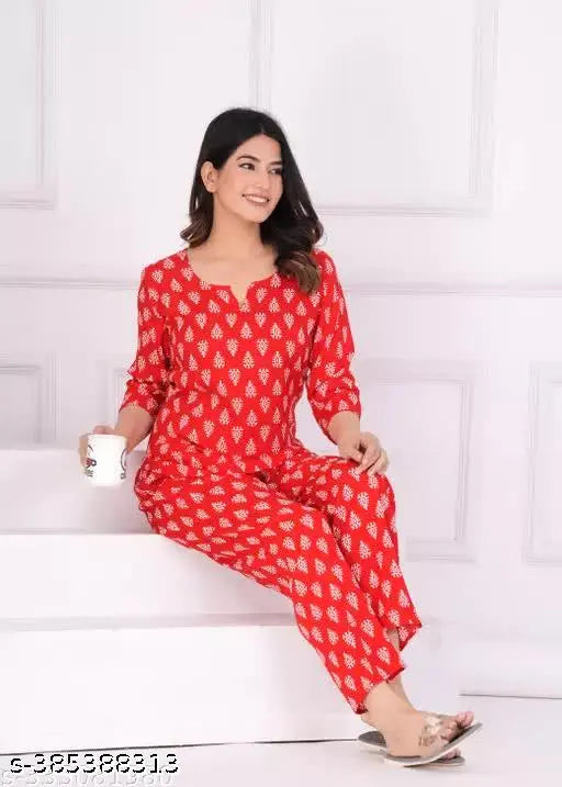 Rayon pyjamas set, printed net design, traditional Indian style for functions, festivals, parties and weddings. Country of origin: India