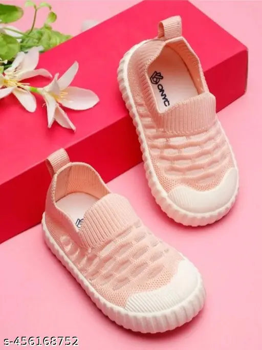 Breathable kids sneakers, lightweight slip-on shoes in solid colors, ideal for both boys and girls. Made from solid sole rubber material