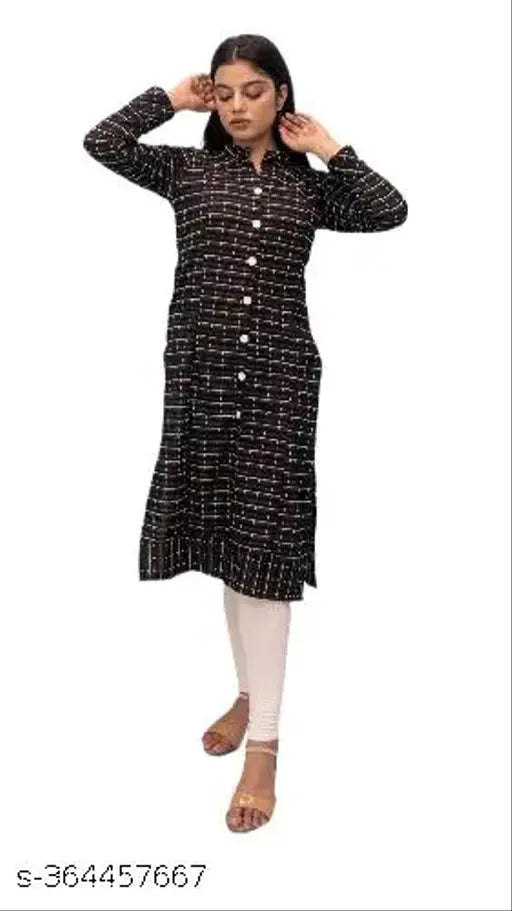 Black woolen kurti for women, three-quarter sleeves, printed combo. Woolen winter outfit, round collar, single side pocket, India origin