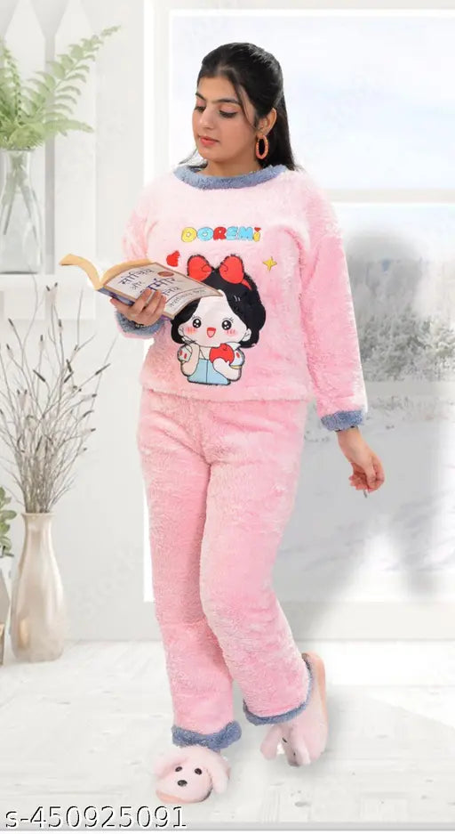Imported winter wool nightsuit with long sleeves, printed net pattern
