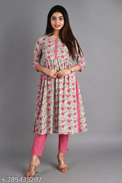 Rayon printed women's kurti & pant set, three-quarter sleeves, Indian ethnic wear in vibrant pattern, XS-XXL sizes