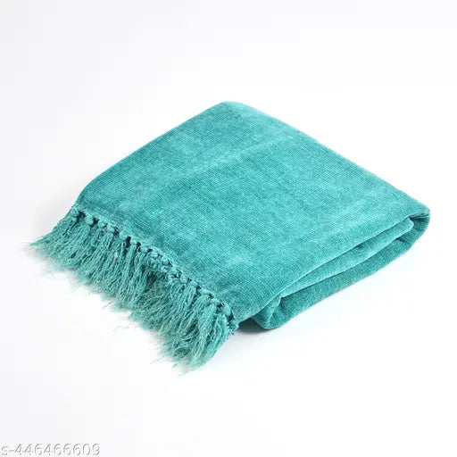 Soft plush chenille throw blanket, 100% solid pattern, 50x60 inches, perfect for couch or bed