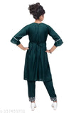 Green chiffon girls casual kurta and pyjama set, pack of 1. Floral print, knee-length, three-quarter sleeves. Ideal for fashion-conscious children