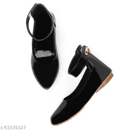 Stylish black bellies for kids, age 4-10 years, synthetic sole, colorblocked design with ankle loop net, Indian origin