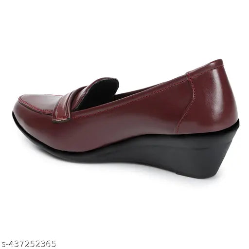 Synthetic leather slip-on sneaker for women, lightweight and comfortable daily/partywear shoe in trendy colors. Indian-made ballerinas with cushioned footbed for natural movement