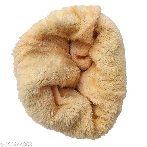 Cream woolen beanie with fur lining and soft pompom, warm winter accessory for one size