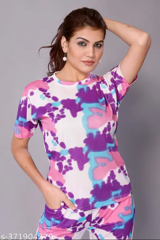 Multicolor cotton nightdress with short sleeves and pyjama bottoms, attractive women's sleepwear for nighttime comfort