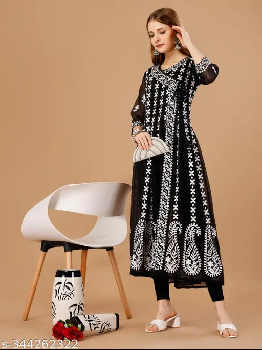 Cross-dyed Georgette Chikankari Kurti, three-quarter sleeves, S-XXL sizes, India-made