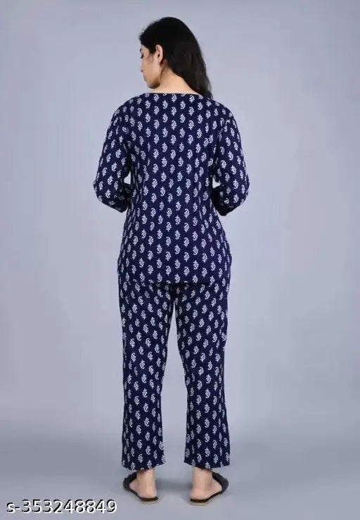 Rayon pyjamas set, printed net fashion queen top and bottom with three-quarter sleeves, size S (36in bust, 23in length), M (38in bust, 24in length), XXL (44in bust, 27in length)