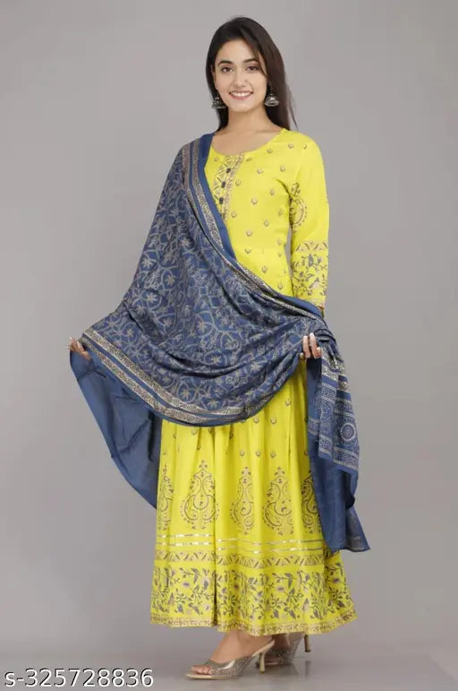 Rayon Anarkali long kurti with dupatta, printed pattern, three-quarter sleeves. XS (34 in bust size). Indian fashion for women & girls