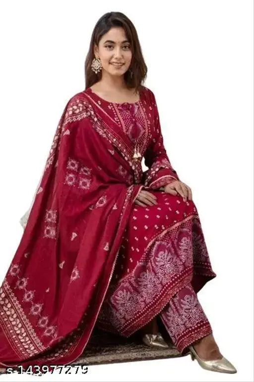 Women's rayon 3-piece set: kurti with dupatta and bottom wear, printed net design, three-quarter sleeves, soft and comfortable, Indian origin