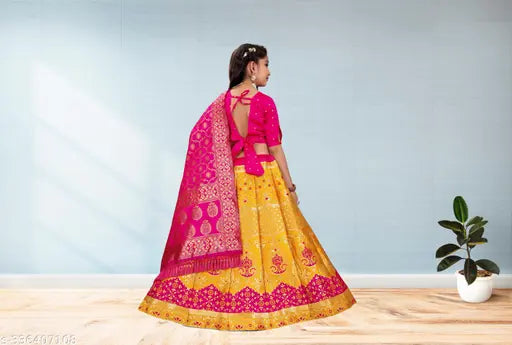 Kids girls taffeta silk and jacquard dupatta lehenga choli set, short sleeves, self-design, stitched net, Indian heritage
