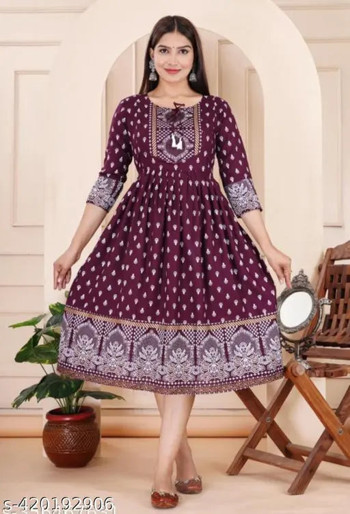 Women's stylish maternity cotton kurti with three-quarter sleeves, printed design, XL (42in bust, 44in top length, 38in waist, 44in bottom length), Indian origin