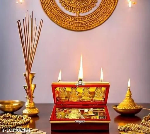 Brass God Idol: Laxmi Kuber Bhandari Dhan Laxmi Kit Box, traditional Indian Diwali decoration (3.5cm x 3cm x 10cm)