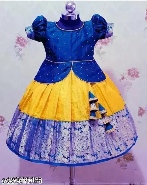 Cotton zari dupatta lehenga for kids in checked pattern, semi-stitched with short sleeves, sizes range from 12-18 months to 14-15 years, origin India