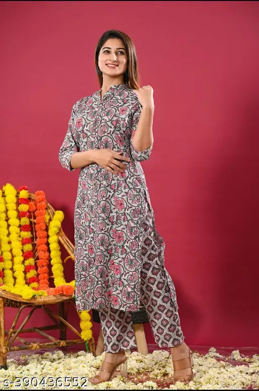 Multi-colored cotton kurti & pant set, rayon bottomwear and sleeves, printed pattern for XXL women, Indian fashion accessory