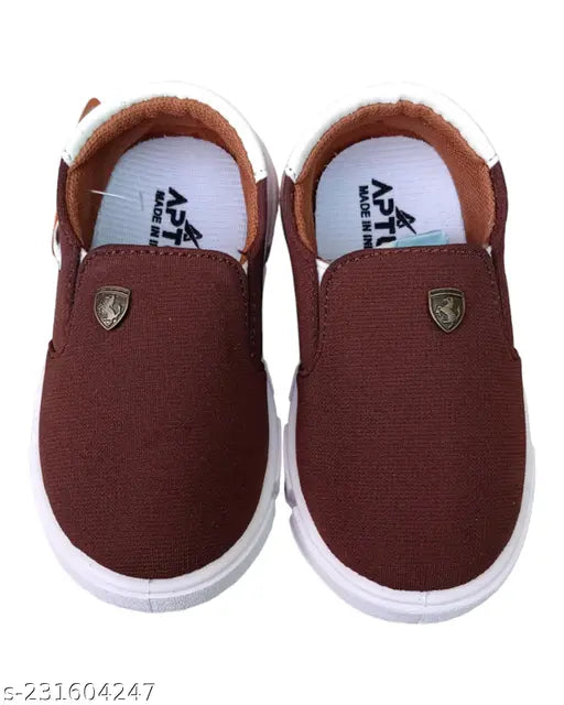 Kids slip-on canvas shoe, brown with white sole