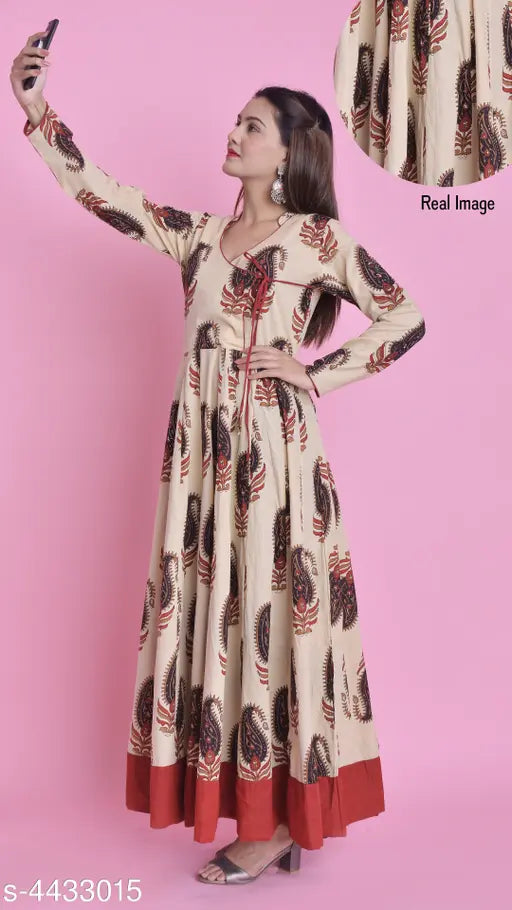 Cotton paisley printed Angrakha kurti, long-sleeve women's ethnic wear in various sizes, India origin