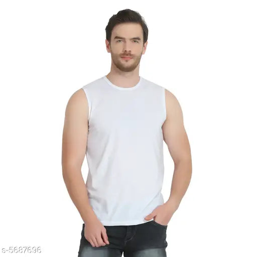 Trendy sleeveless men's cotton t-shirt in solid color, made in India