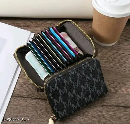 Faux leather women's casual wallet, 5 compartments, solid pattern, free size (8cm x 11cm), made in India