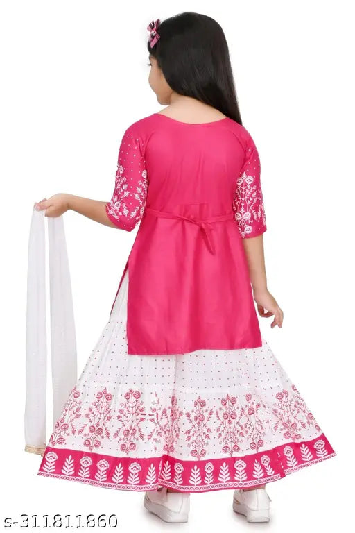 Embroidered rayon kurti skrit set with chiffon dupatta for girls aged 7-13 years, Indian clothing on display