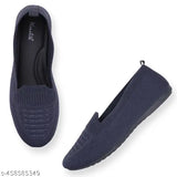 Women's casual navy blue knit slip on shoes with no sock, sporty and stylish design