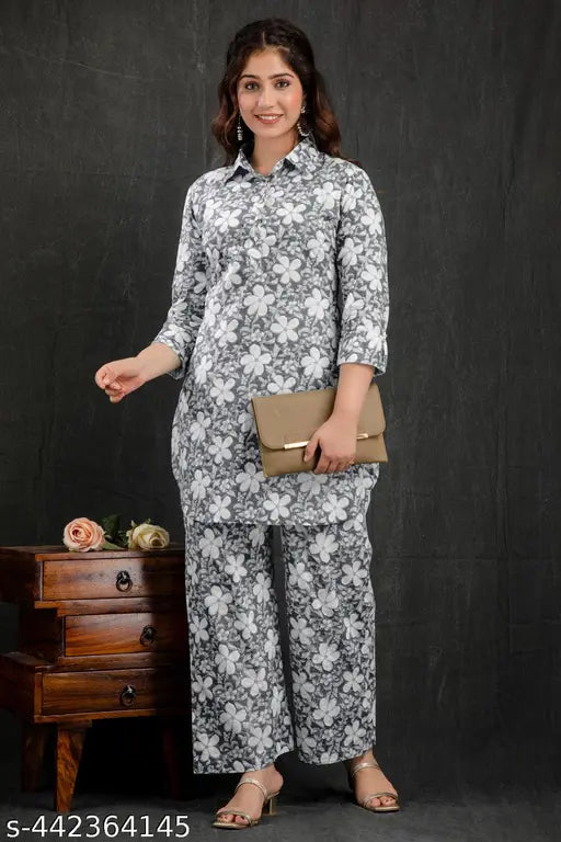 Cotton co-ords set: Pretty Feminine Stylish Women Nightsuits, printed with bright colors and patterns, 3/4 sleeves, India-made