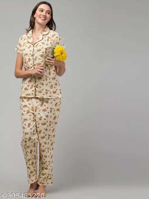 Printed cotton pyjama shirt with short sleeves and matching bottom, size S for relaxed sleepwear (India origin)