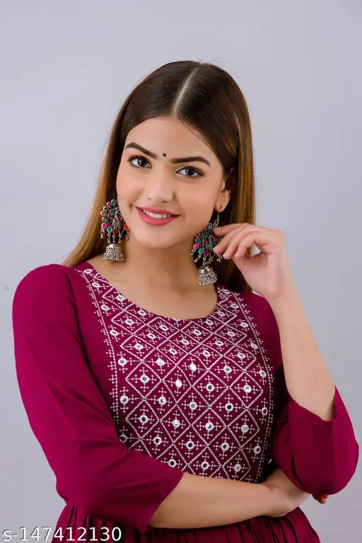 Purple embroidered viscose rayon women's kurta with v-neck and long sleeves