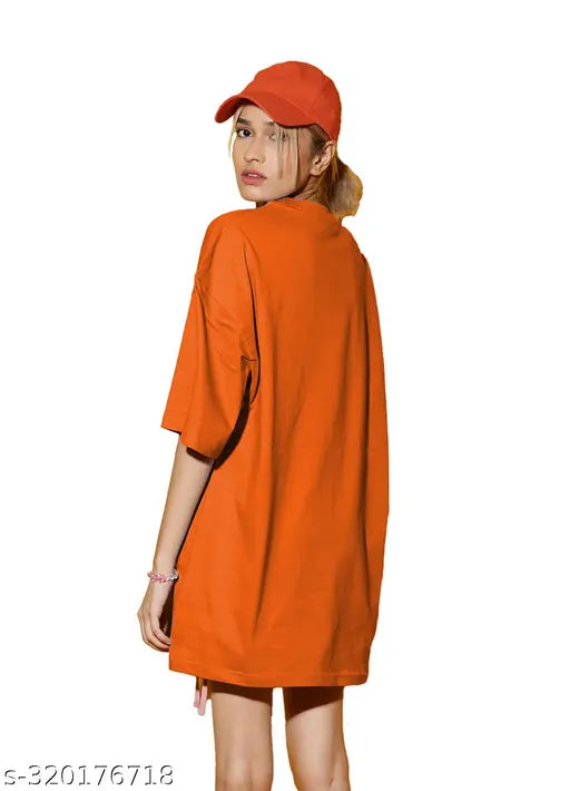 Red oversized T-shirt with printed pattern, round neck, available in plus sizes