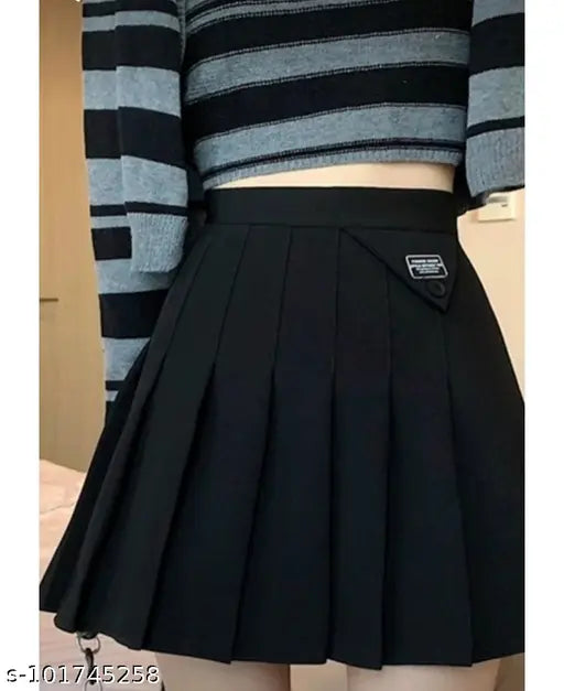 Women's mini skater skirt, pleated high waist, navy blue color, black elastic waistband, for casual and sporty fashion