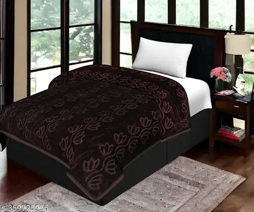 Indian single bed size microfiber self-design child's kambal blanket, 60x90 inches