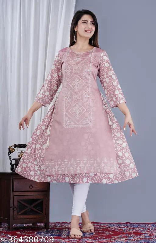 Women's rayon printed kurti, self-design embroidered in three-quarter sleeves, ideal for a variety of occasions, available in sizes S-XXL, made in India