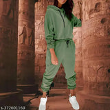 Women's cozy velvet loungewear set (hoodie & jogger pants), warm, stylish, and comfortable velour sleepwear for winter