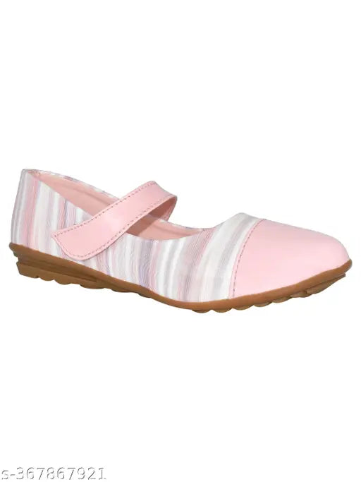 Synthetic sole PVC Ajanta Kid Belly EK1004, velcro fastened, solid pattern shoe for kids aged 5-5.5 years