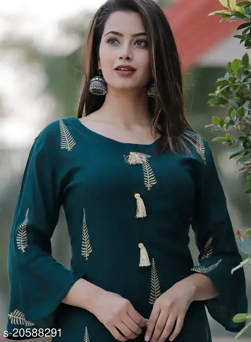 Womens rayon kurta set with printed design, blue color