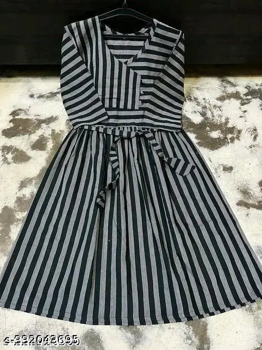 Women's cotton kurti, short sleeves, black and white stripes