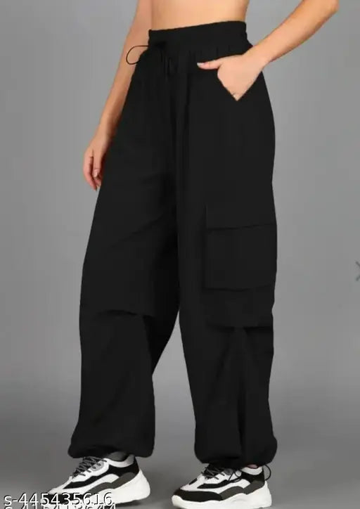Black women's pants with a relaxed fit and side pockets