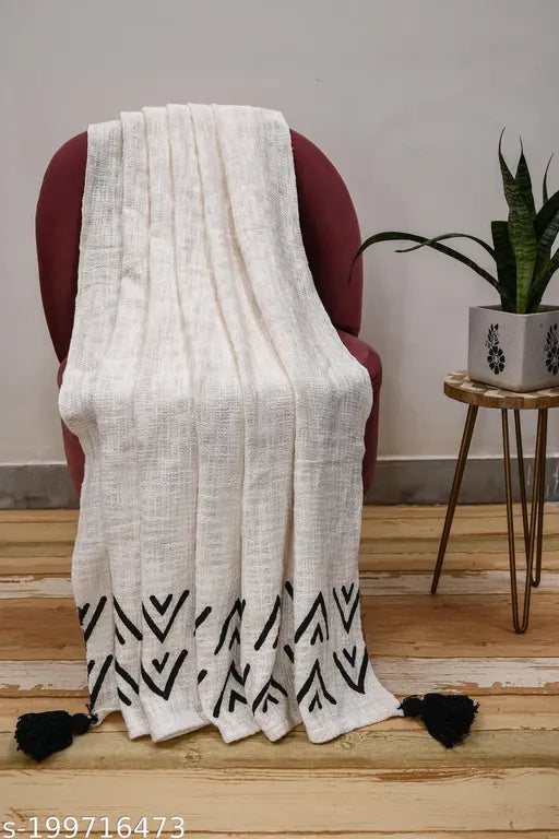 Breathable premium cotton throw blanket in white with tassels for sofa bed couch, 150 x 125 cm (60 x 50 inch)
