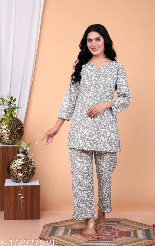 Cotton printed night suit for women, trendy pyjamas with three-quarter sleeves, premium quality, comfortable, easy to wash
