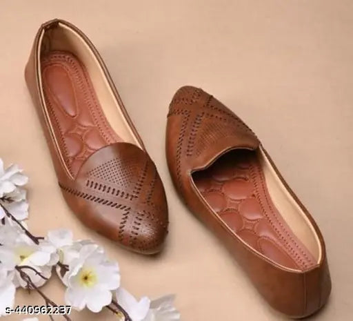 Brown patterned leather flat shoes