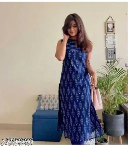 Woman in sleeveless kurti, navy blue color