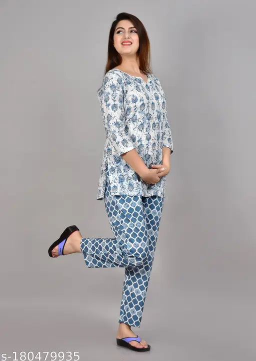 Pure cotton nightsuit for women, printed pattern, three-quarter sleeves. Limited edition premium cotton top and pyjama set on hanger