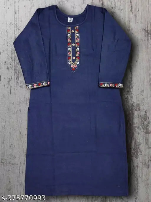Embroidered navy kurta, long sleeves, detailed design