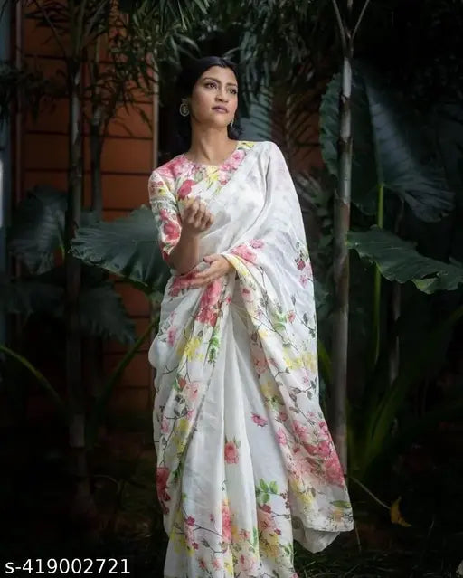 Floral printed women's saree, pallu draped with borders