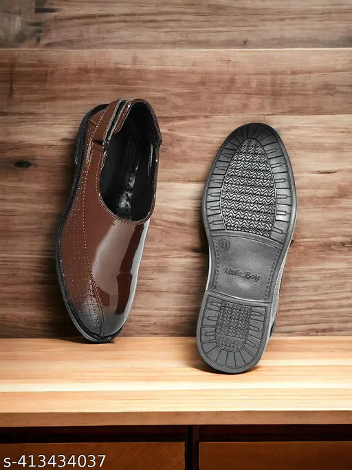 Black leather Patrehn sandals