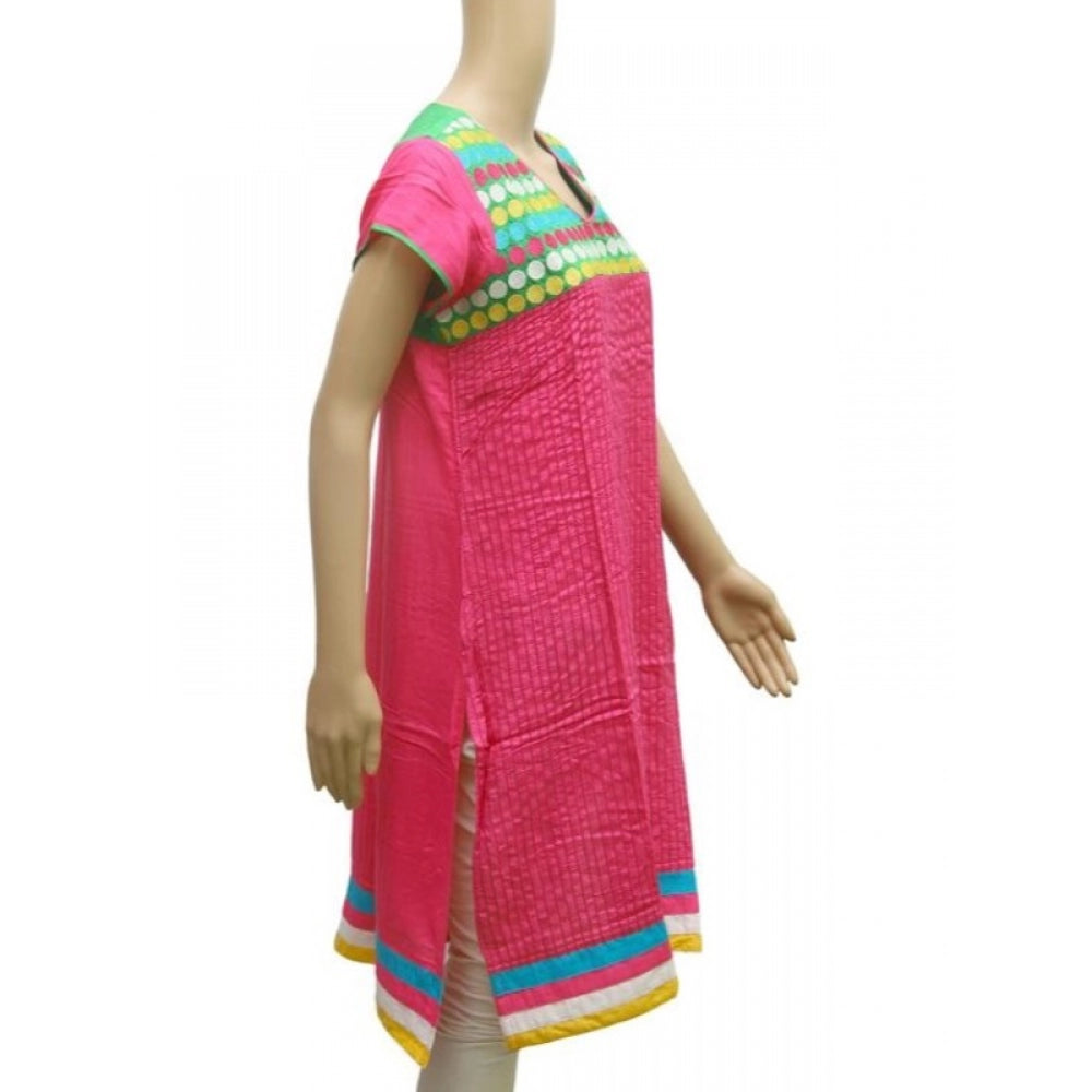 Pink rayon women's kurti, breathable and stylish traditional top in L size with mandarin collar and sleeveless design